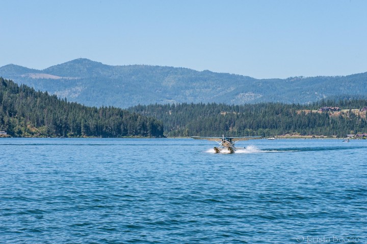 Plane landing near Coeur d'Alene